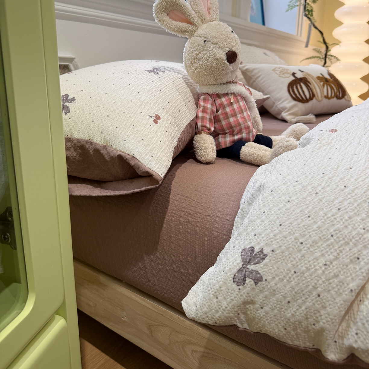 91家纺网 家纺一手货源 找家纺 水墨江南 2026直播热款泡芙棉双层纱四件套 蝴蝶结果果