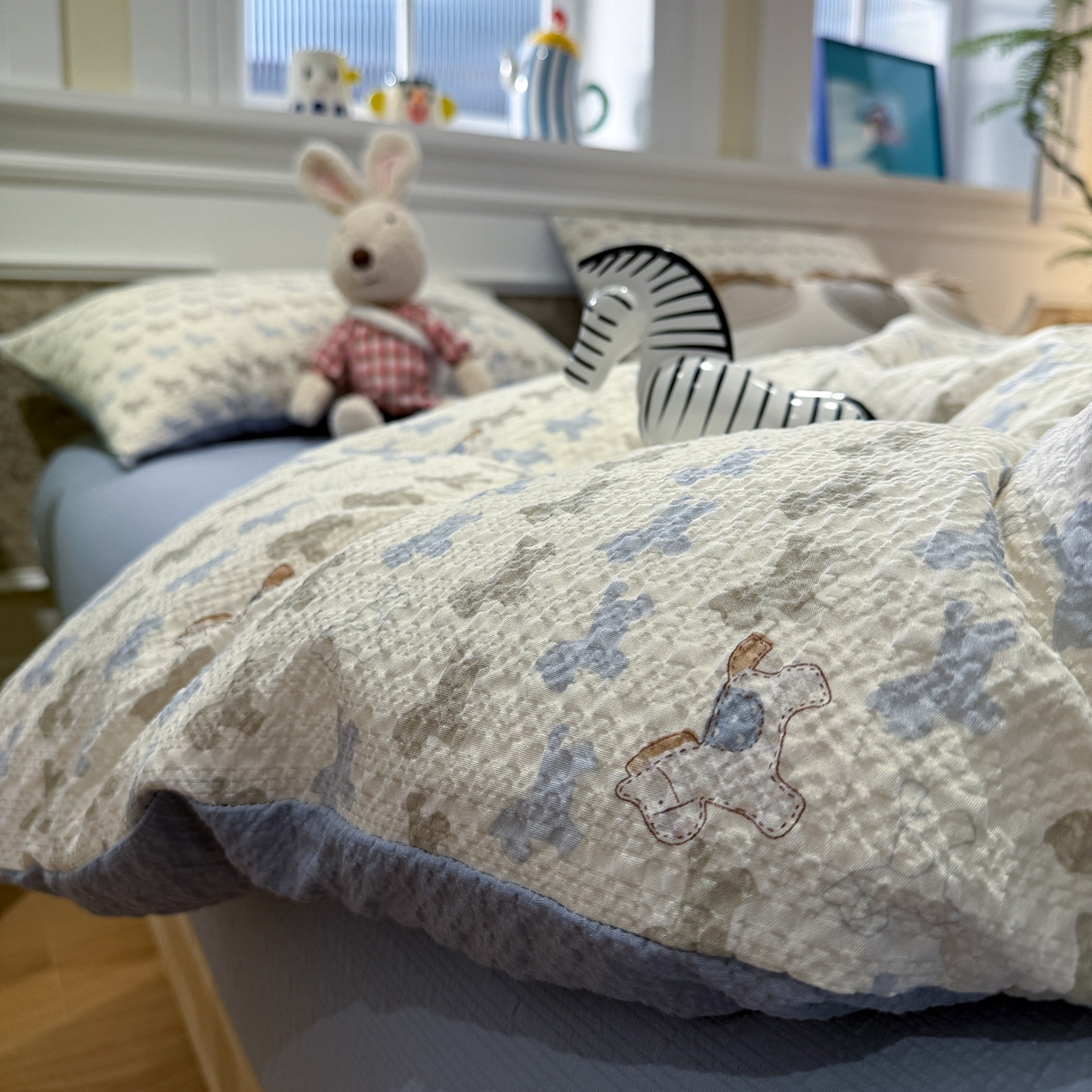 91家纺网 家纺一手货源 找家纺 水墨江南 2026直播热款泡芙棉双层纱四件套 小马派对