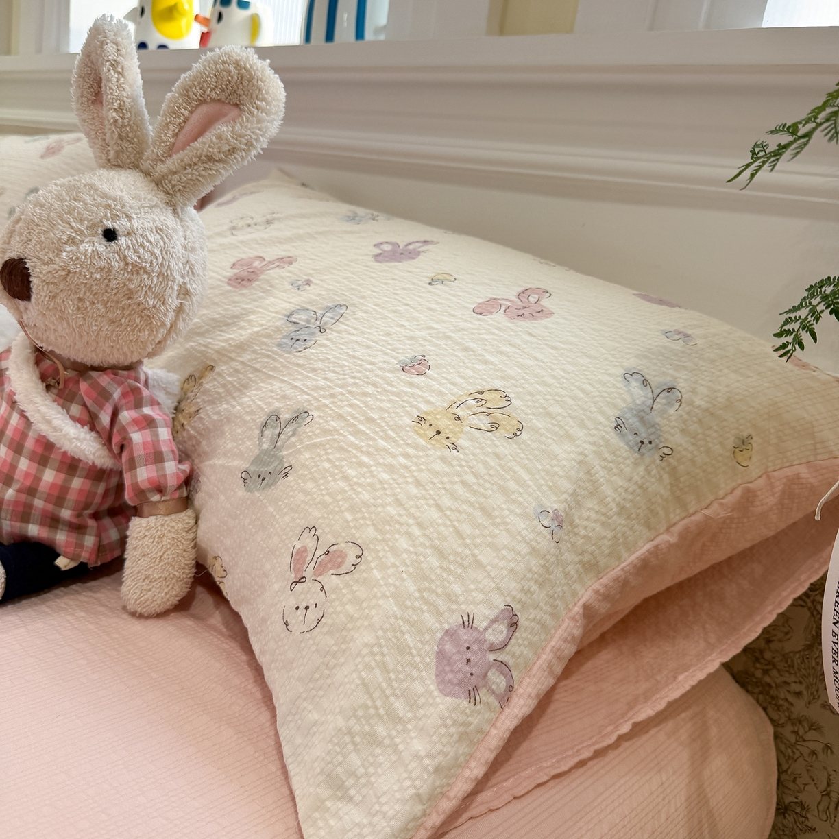 91家纺网 家纺一手货源 找家纺 水墨江南 2026直播热款泡芙棉双层纱四件套 七彩小兔