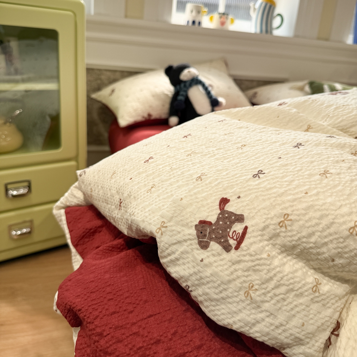 91家纺网 家纺一手货源 找家纺 水墨江南 2026直播热款泡芙棉双层纱四件套 木马甜心