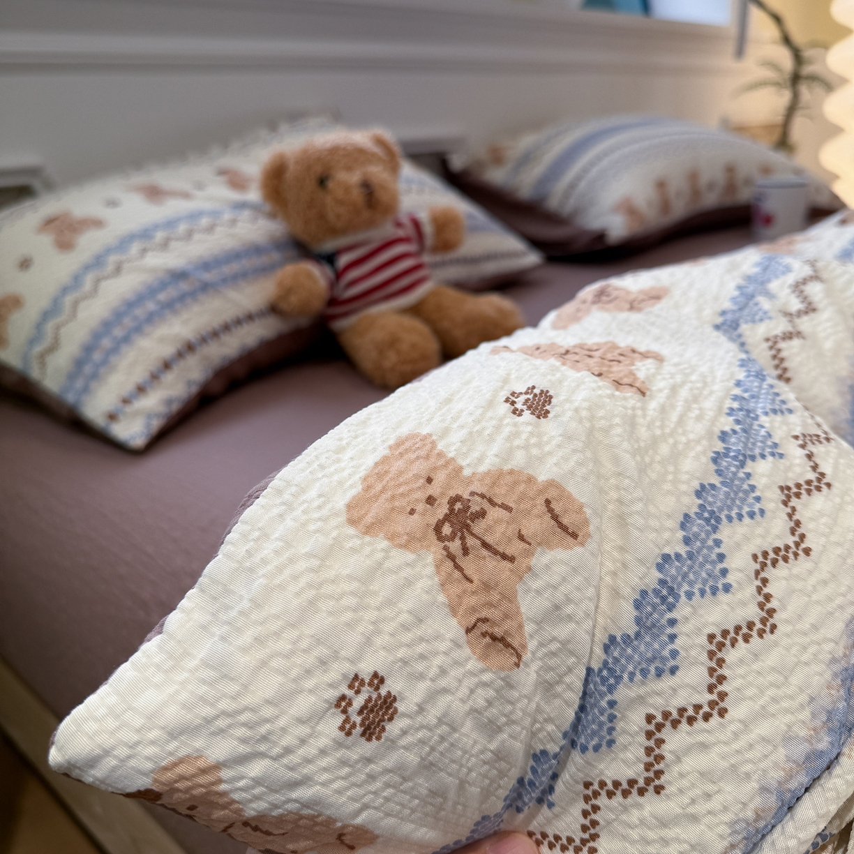 91家纺网 家纺一手货源 找家纺 水墨江南 2026直播热款泡芙棉双层纱四件套 费尔岛小熊