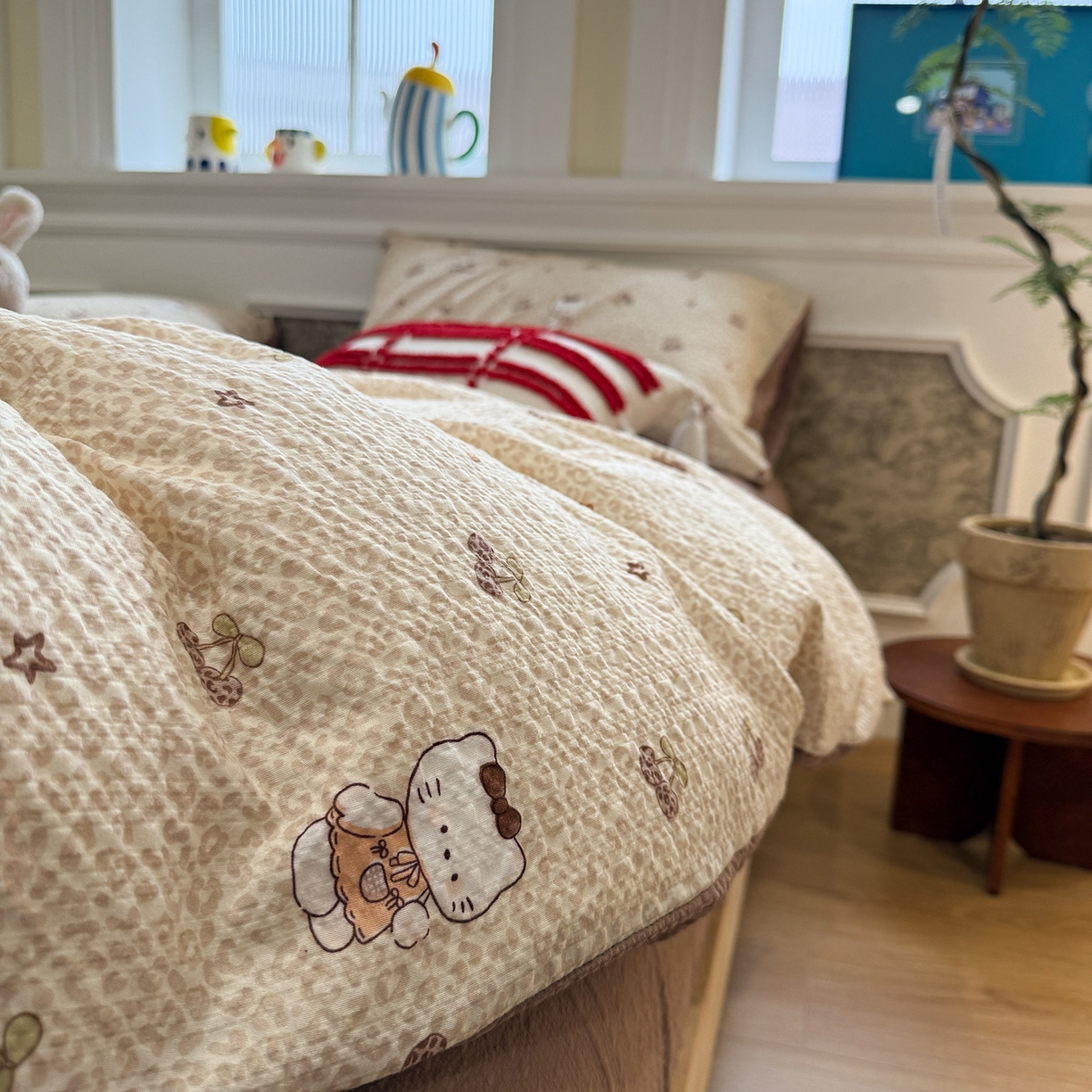 91家纺网 家纺一手货源 找家纺 水墨江南 2026直播热款泡芙棉双层纱四件套 咖色小猫