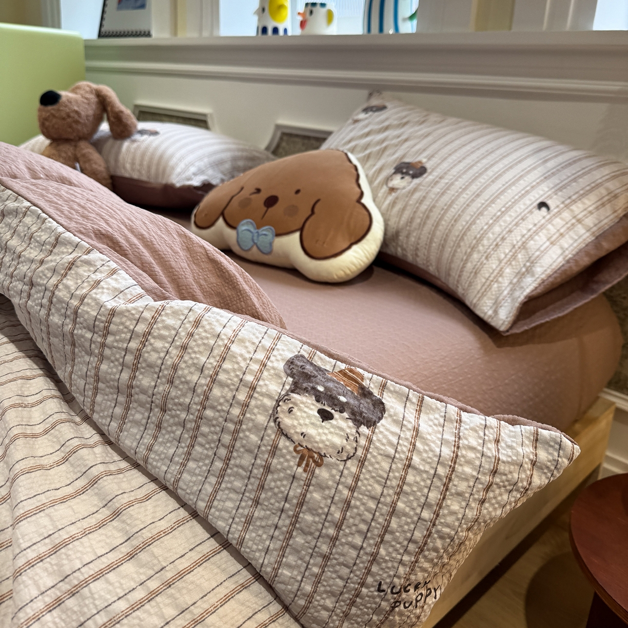 91家纺网 家纺一手货源 找家纺 水墨江南 2026直播热款泡芙棉双层纱四件套 条纹狗狗