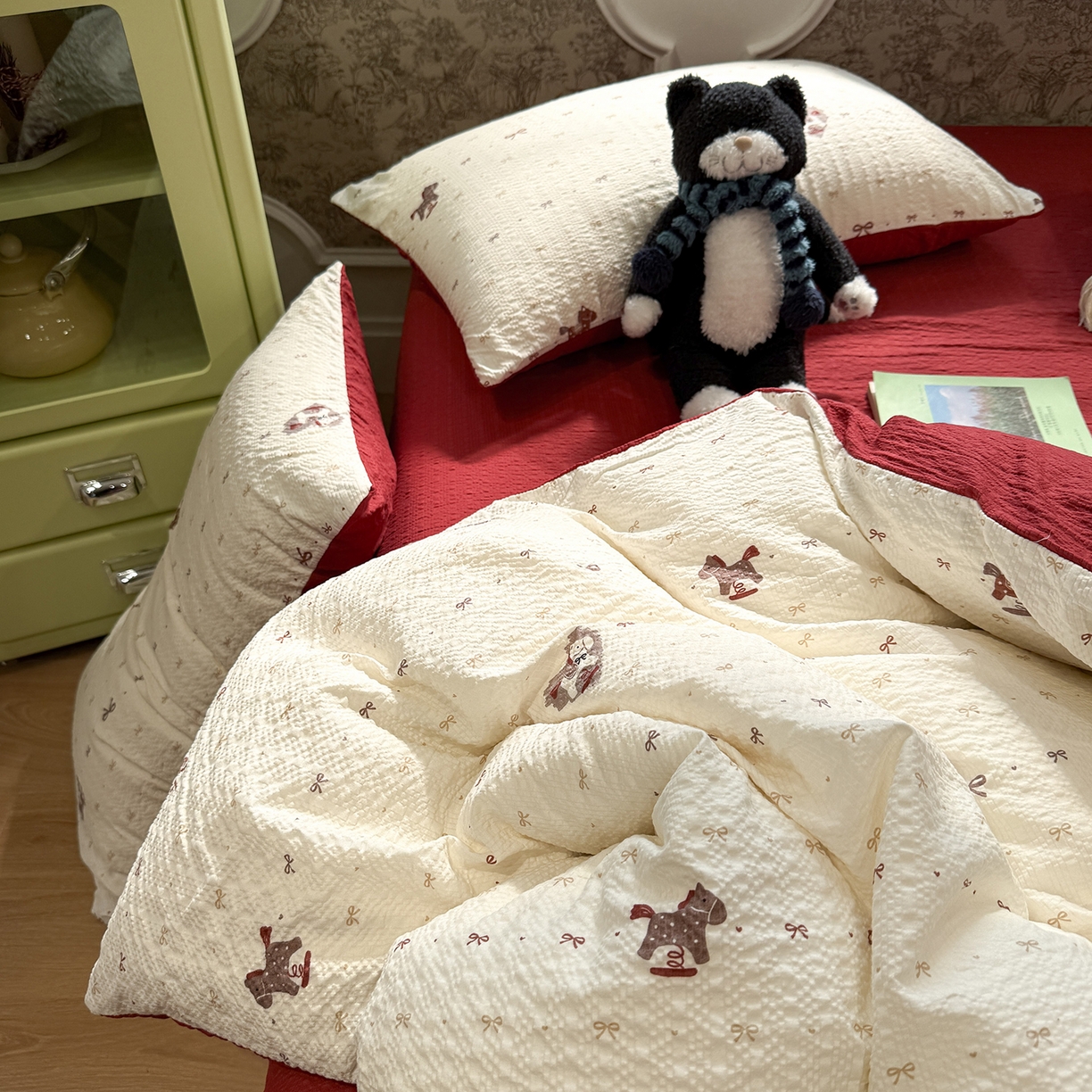 91家纺网 家纺一手货源 找家纺 水墨江南 2026直播热款泡芙棉双层纱四件套 木马甜心