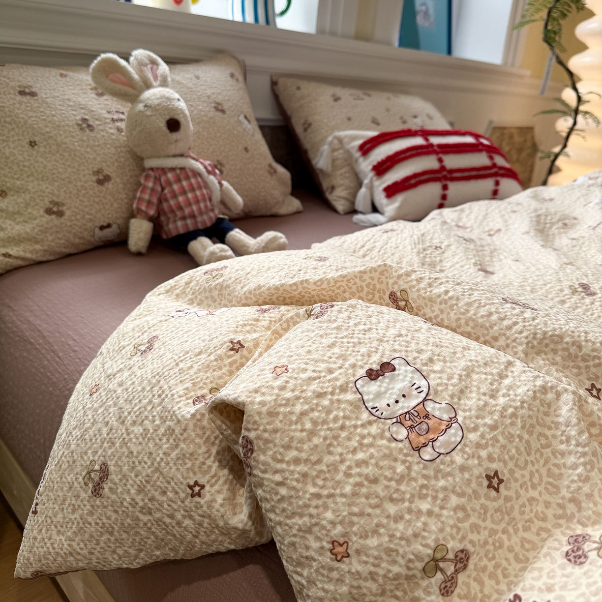 91家纺网 家纺一手货源 找家纺 水墨江南 2026直播热款泡芙棉双层纱四件套 咖色小猫