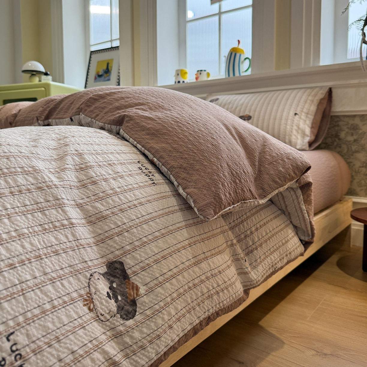 91家纺网 家纺一手货源 找家纺 水墨江南 2026直播热款泡芙棉双层纱四件套 条纹狗狗