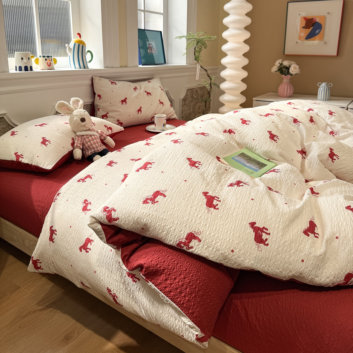 91家纺网 家纺一手货源 找家纺 水墨江南 2026直播热款泡芙棉双层纱四件套 红色小马