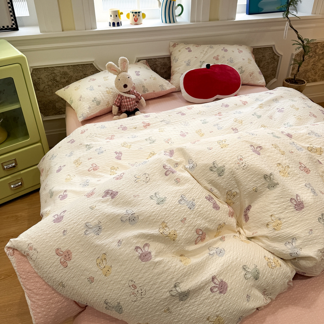 91家纺网 家纺一手货源 找家纺 水墨江南 2026直播热款泡芙棉双层纱四件套 七彩小兔