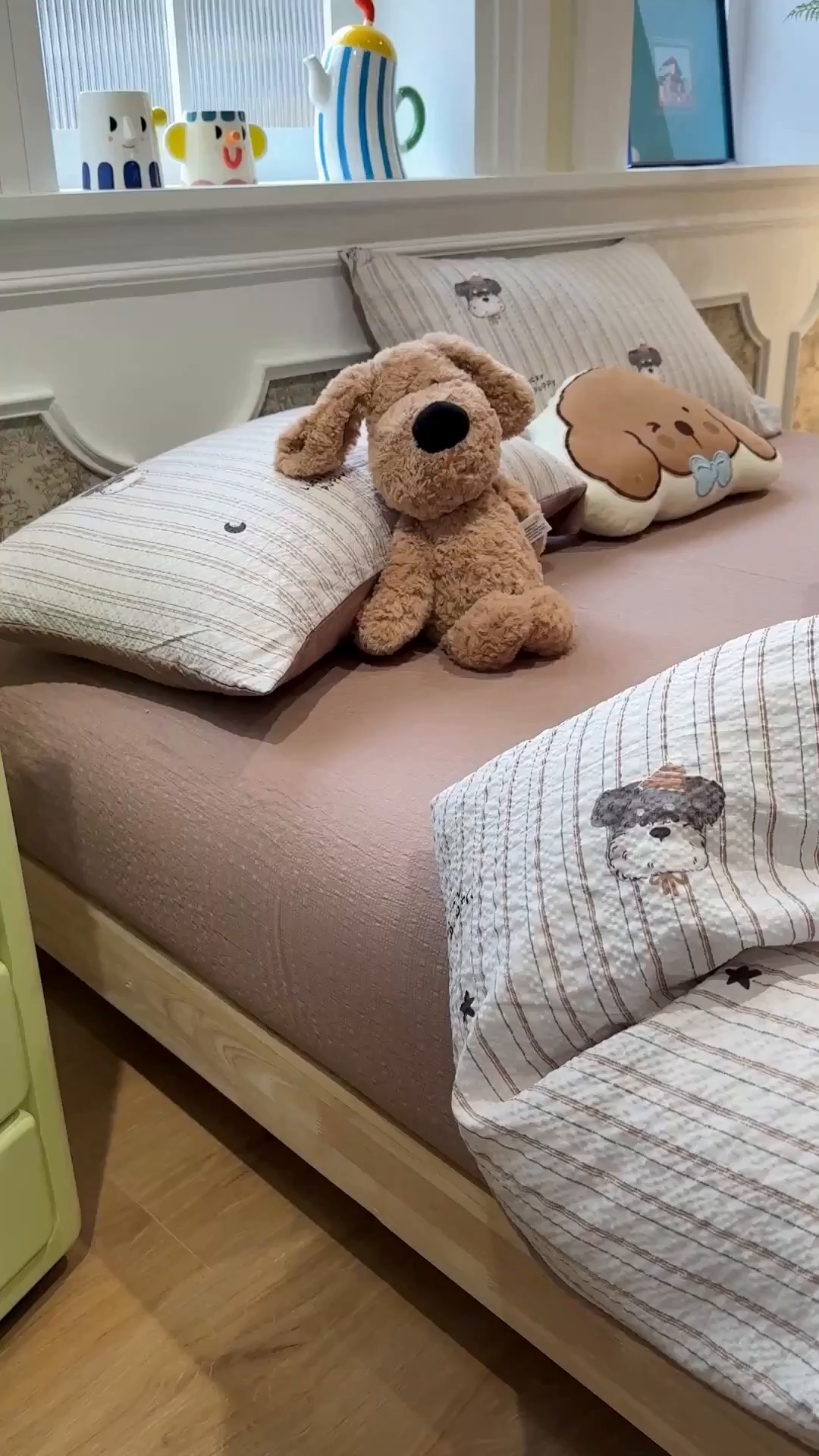 91家纺网 家纺一手货源 找家纺 水墨江南 2026直播热款泡芙棉双层纱四件套 条纹狗狗