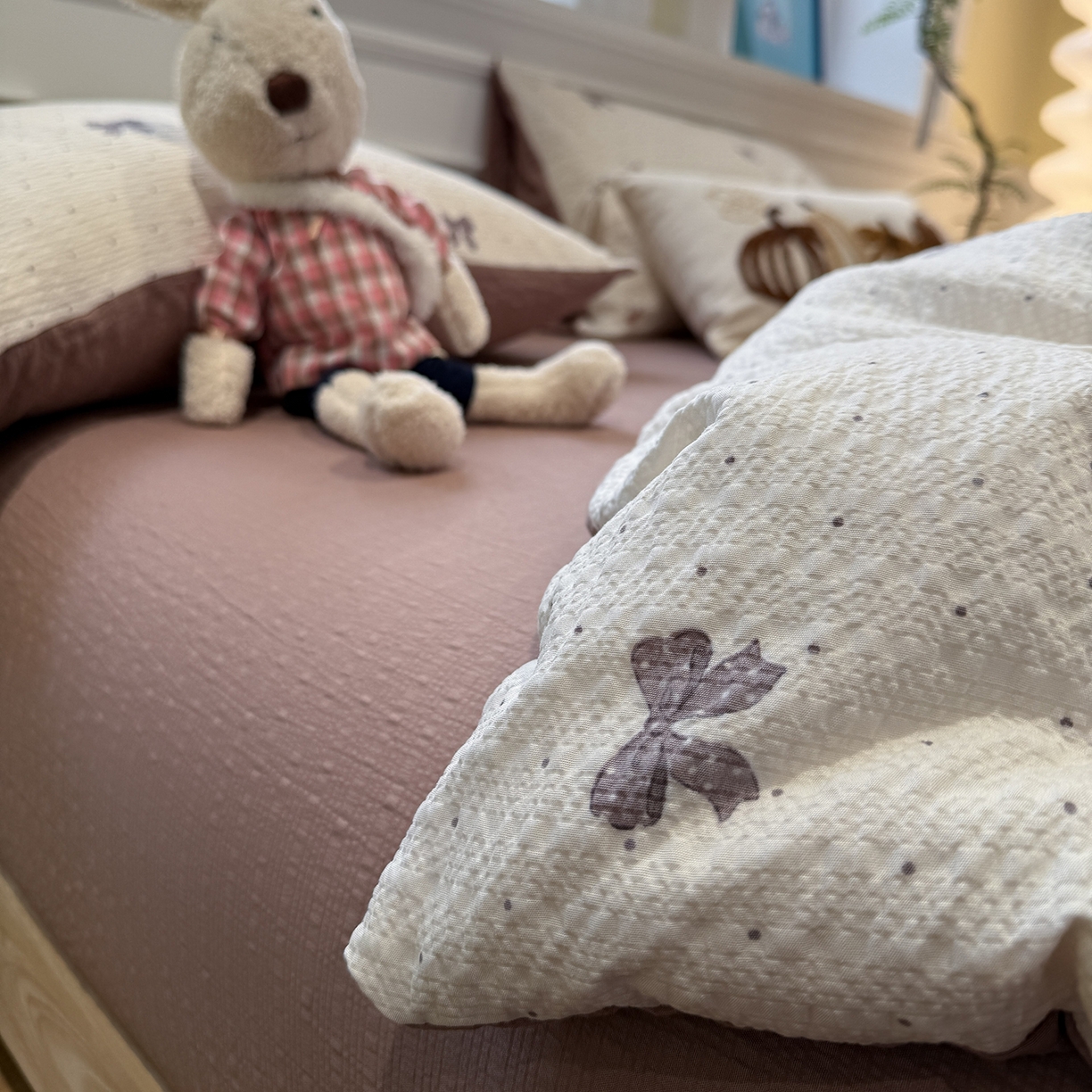 91家纺网 家纺一手货源 找家纺 水墨江南 2026直播热款泡芙棉双层纱四件套 蝴蝶结果果