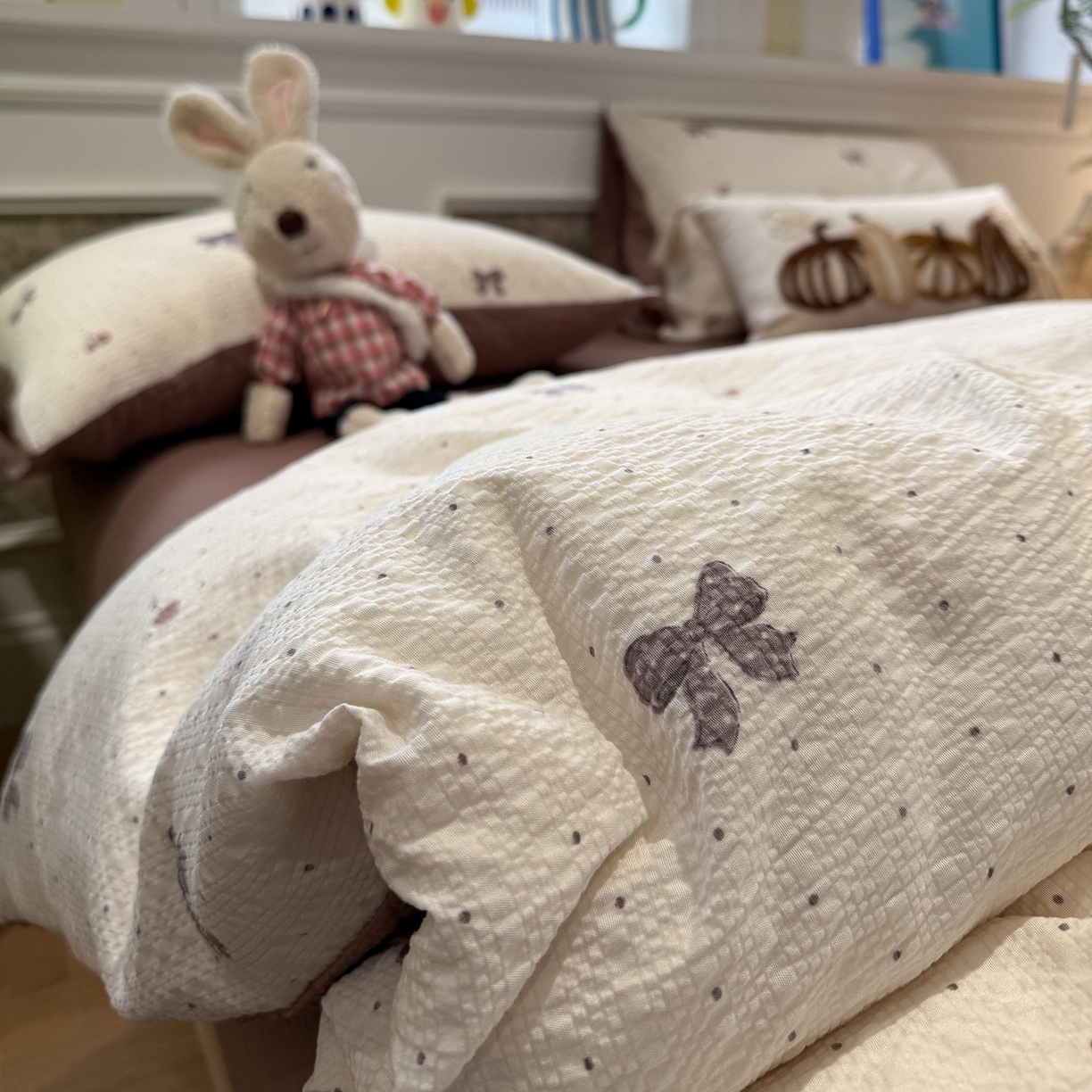 91家纺网 家纺一手货源 找家纺 水墨江南 2026直播热款泡芙棉双层纱四件套 蝴蝶结果果