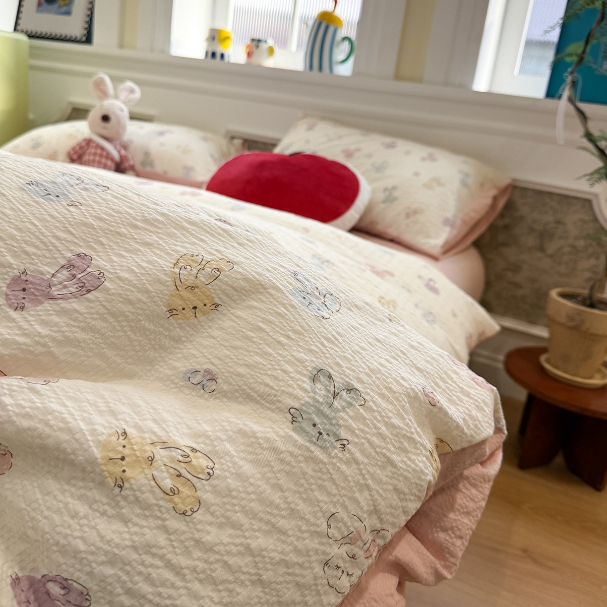 91家纺网 家纺一手货源 找家纺 水墨江南 2026直播热款泡芙棉双层纱四件套 七彩小兔