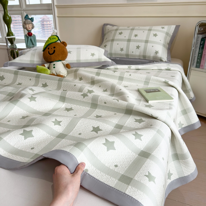 91家纺网 家纺一手货源 找家纺 摩妮卡 2026新款凉感提花冰豆豆复合凉席床席冰丝席三件套 星星点点-绿