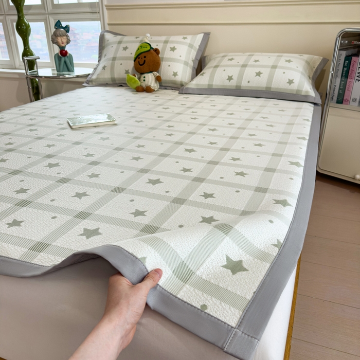 91家纺网 家纺一手货源 找家纺 摩妮卡 2026新款凉感提花冰豆豆复合凉席床席冰丝席三件套 星星点点-绿