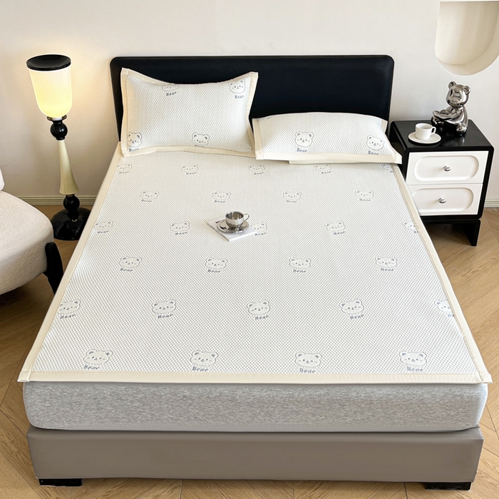 91家纺网 家纺一手货源 找家纺 摩妮卡 2026新款凉感提花冰豆豆复合凉席床席冰丝席三件套 冰豆豆-熊仔