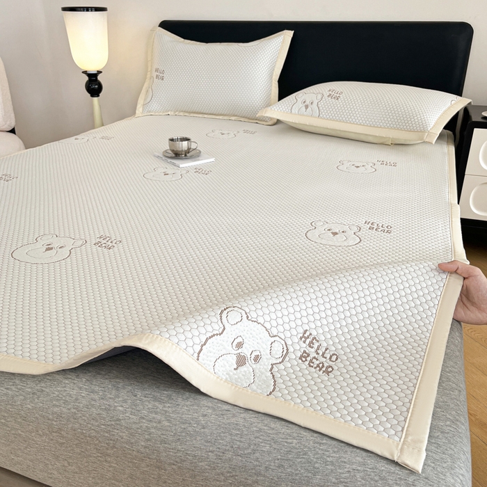 91家纺网 家纺一手货源 找家纺 摩妮卡 2026新款凉感提花冰豆豆复合凉席床席冰丝席三件套 冰豆豆-宝贝熊