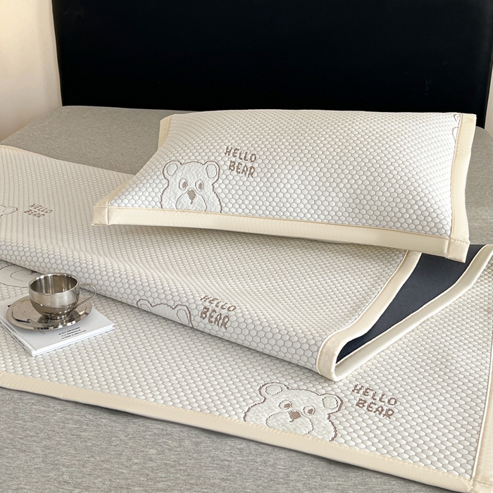 91家纺网 家纺一手货源 找家纺 摩妮卡 2026新款凉感提花冰豆豆复合凉席床席冰丝席三件套 冰豆豆-宝贝熊