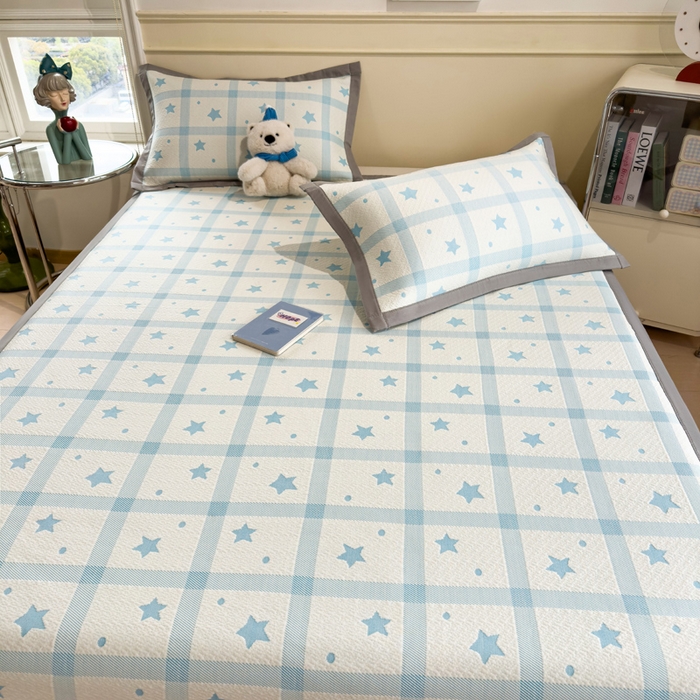 91家纺网 家纺一手货源 找家纺 摩妮卡 2026新款凉感提花冰豆豆复合凉席床席冰丝席三件套 星星点点-蓝