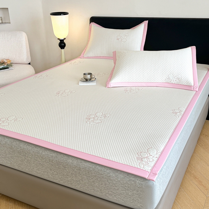 91家纺网 家纺一手货源 找家纺 摩妮卡 2026新款凉感提花冰豆豆复合凉席床席冰丝席三件套 冰豆豆-萌兔兔