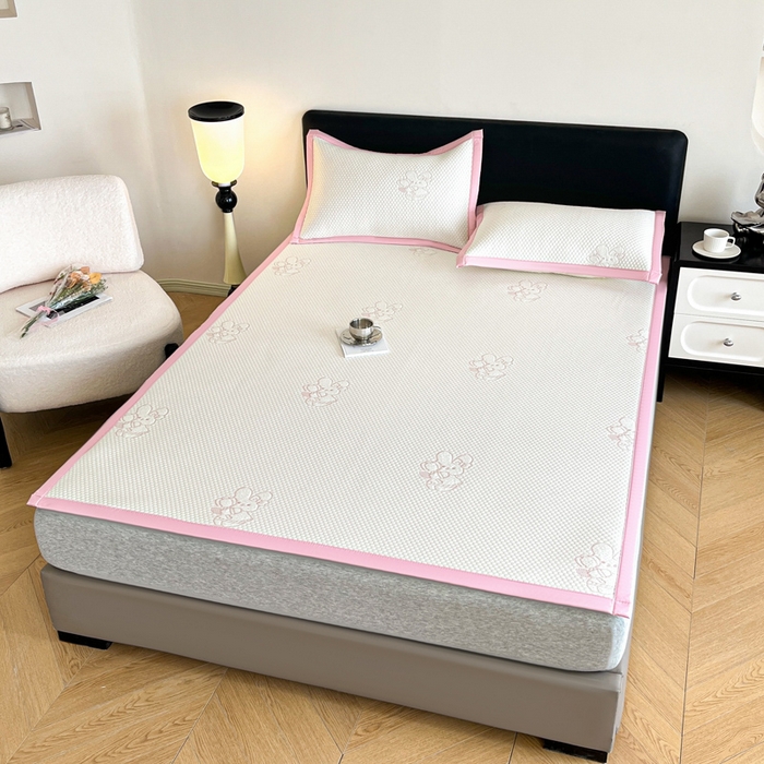 91家纺网 家纺一手货源 找家纺 摩妮卡 2026新款凉感提花冰豆豆复合凉席床席冰丝席三件套 冰豆豆-萌兔兔