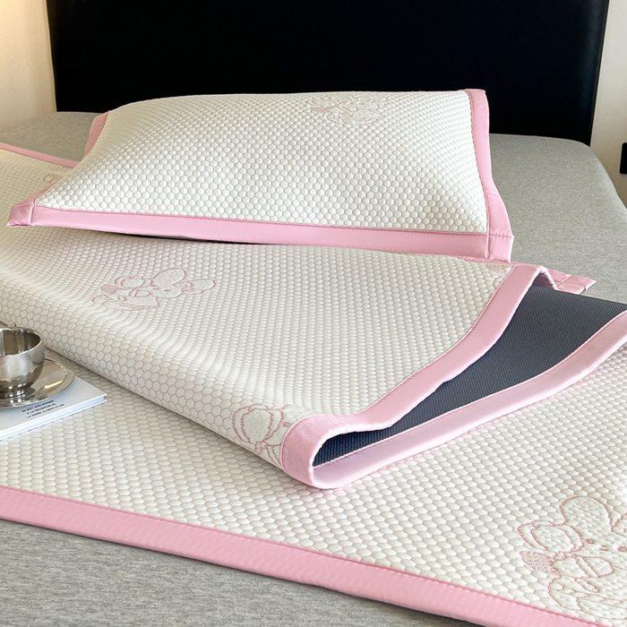 91家纺网 家纺一手货源 找家纺 摩妮卡 2026新款凉感提花冰豆豆复合凉席床席冰丝席三件套 冰豆豆-萌兔兔