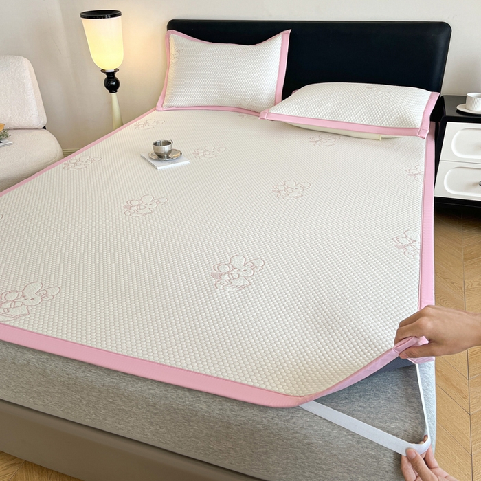 91家纺网 家纺一手货源 找家纺 摩妮卡 2026新款凉感提花冰豆豆复合凉席床席冰丝席三件套 冰豆豆-萌兔兔