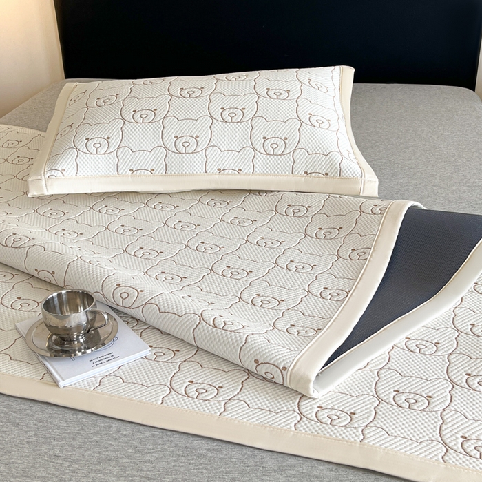 91家纺网 家纺一手货源 找家纺 摩妮卡 2026新款凉感提花冰豆豆复合凉席床席冰丝席三件套 冰豆豆-冰暴熊