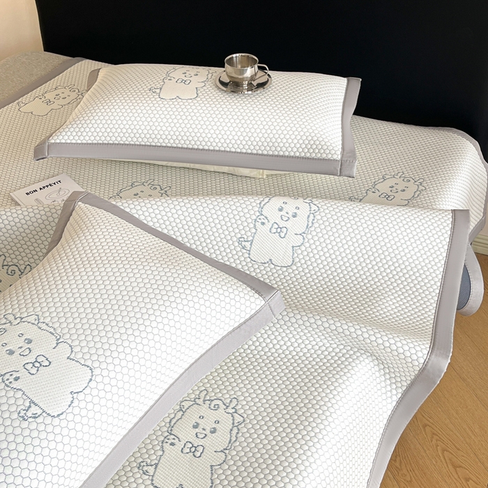 91家纺网 家纺一手货源 找家纺 摩妮卡 2026新款凉感提花冰豆豆复合凉席床席冰丝席三件套 冰豆豆-幸运龙