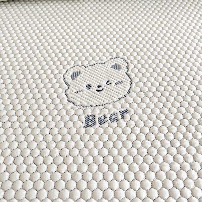 91家纺网 家纺一手货源 找家纺 摩妮卡 2026新款凉感提花冰豆豆复合凉席床席冰丝席三件套 冰豆豆-熊仔