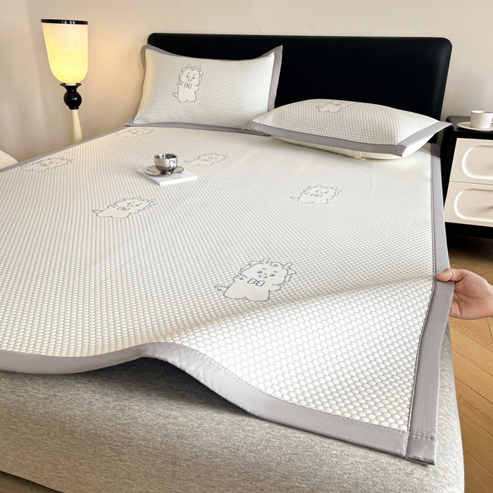 91家纺网 家纺一手货源 找家纺 摩妮卡 2026新款凉感提花冰豆豆复合凉席床席冰丝席三件套 冰豆豆-幸运龙