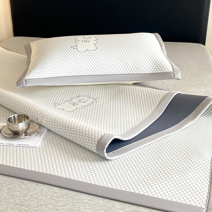 91家纺网 家纺一手货源 找家纺 摩妮卡 2026新款凉感提花冰豆豆复合凉席床席冰丝席三件套 冰豆豆-幸运龙