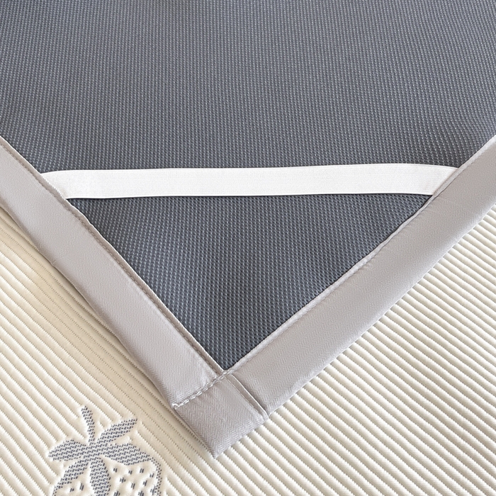 91家纺网 家纺一手货源 找家纺 摩妮卡 2026新款凉感提花冰豆豆复合凉席床席冰丝席三件套 冰豆豆-草莓