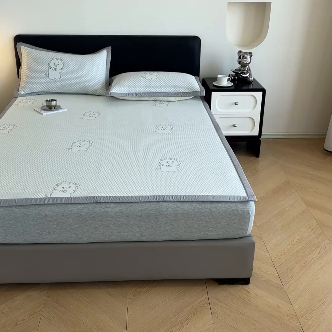 91家纺网 家纺一手货源 找家纺 摩妮卡 2026新款凉感提花冰豆豆复合凉席床席冰丝席三件套 冰豆豆-幸运龙