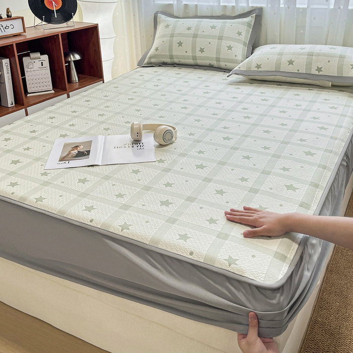 91家纺网 家纺一手货源 找家纺 摩妮卡 2026新款小清新系列印花牛奶绒夹棉床笠三件套 小可爱