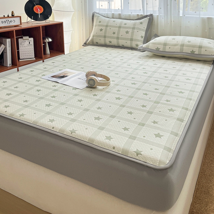 91家纺网 家纺一手货源 找家纺 摩妮卡 2026新款PE中分子凉感冰豆豆凉席三件套床笠三件套 心心相印-绿