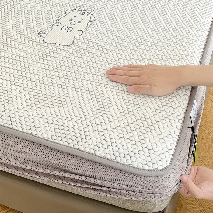 91家纺网 家纺一手货源 找家纺 摩妮卡 2026新款PE中分子凉感冰豆豆凉席三件套床笠三件套 冰豆豆-幸运龙