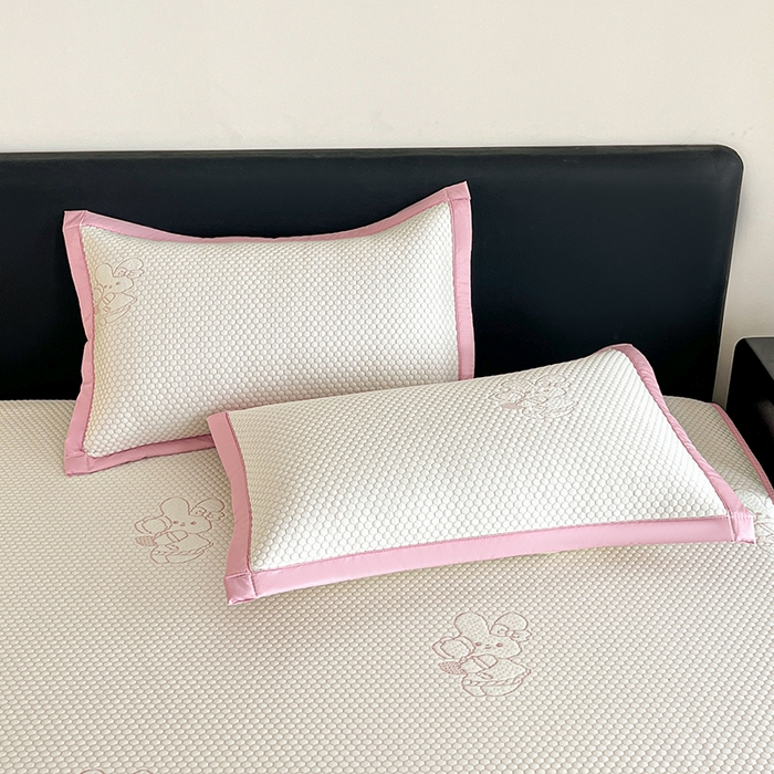 91家纺网 家纺一手货源 找家纺 摩妮卡 2026新款PE中分子凉感冰豆豆凉席三件套床笠三件套 冰豆豆-萌兔兔