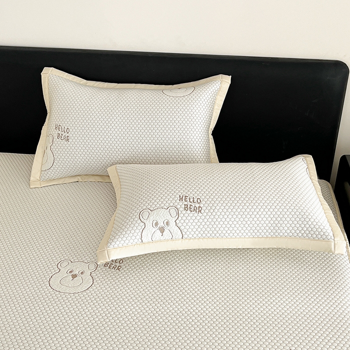 91家纺网 家纺一手货源 找家纺 摩妮卡 2026新款PE中分子凉感冰豆豆凉席三件套床笠三件套 冰豆豆-宝贝熊