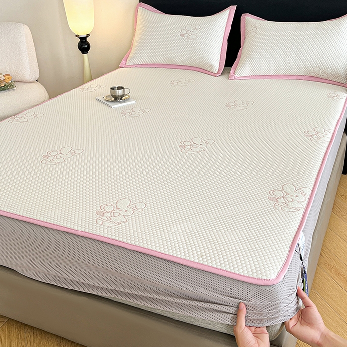 91家纺网 家纺一手货源 找家纺 摩妮卡 2026新款PE中分子凉感冰豆豆凉席三件套床笠三件套 冰豆豆-萌兔兔