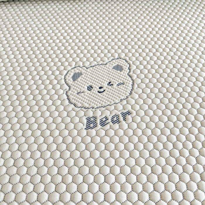 91家纺网 家纺一手货源 找家纺 摩妮卡 2026新款PE中分子凉感冰豆豆凉席三件套床笠三件套 冰豆豆-熊仔