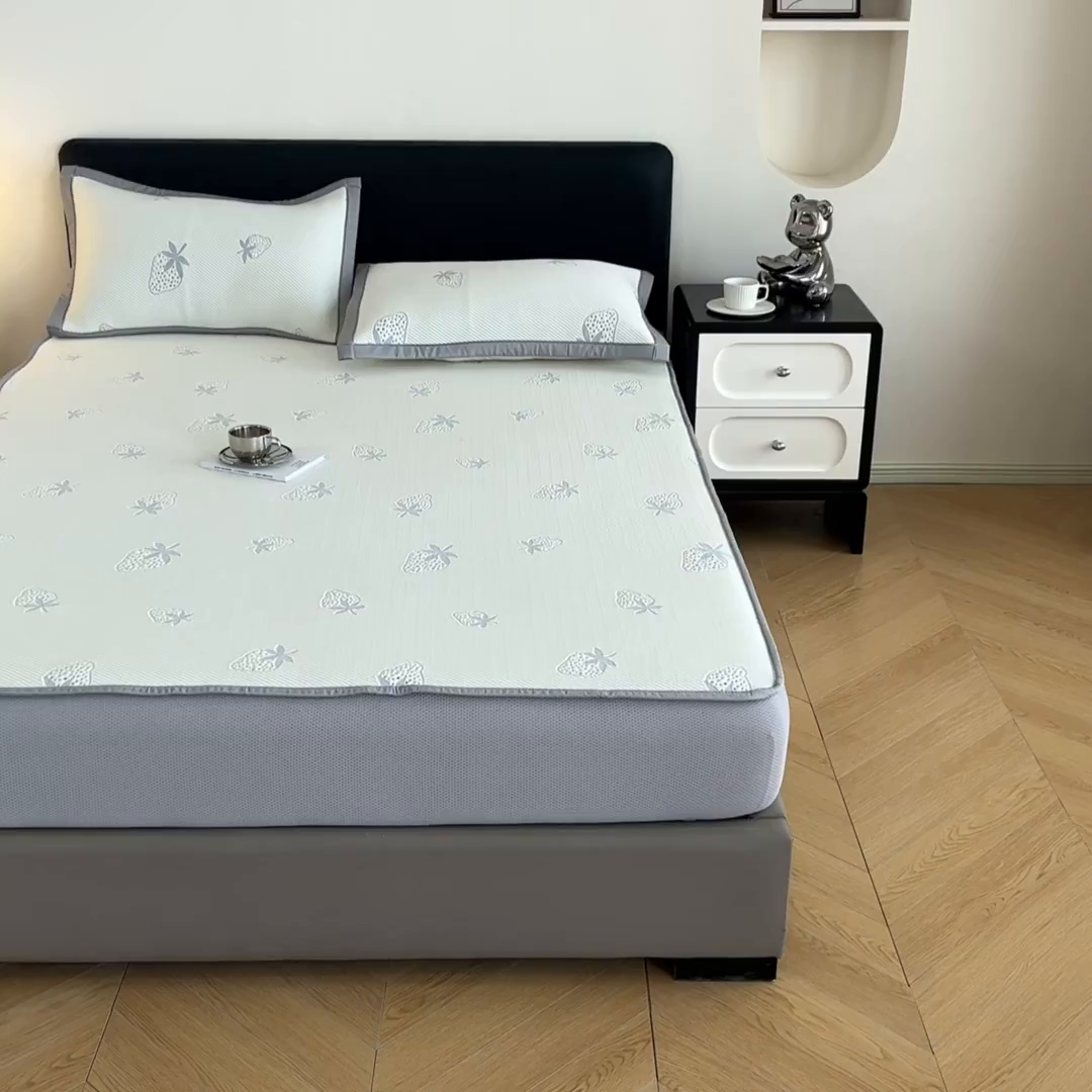 91家纺网 家纺一手货源 找家纺 摩妮卡 2026新款PE中分子凉感冰豆豆凉席三件套床笠三件套 冰豆豆-草莓