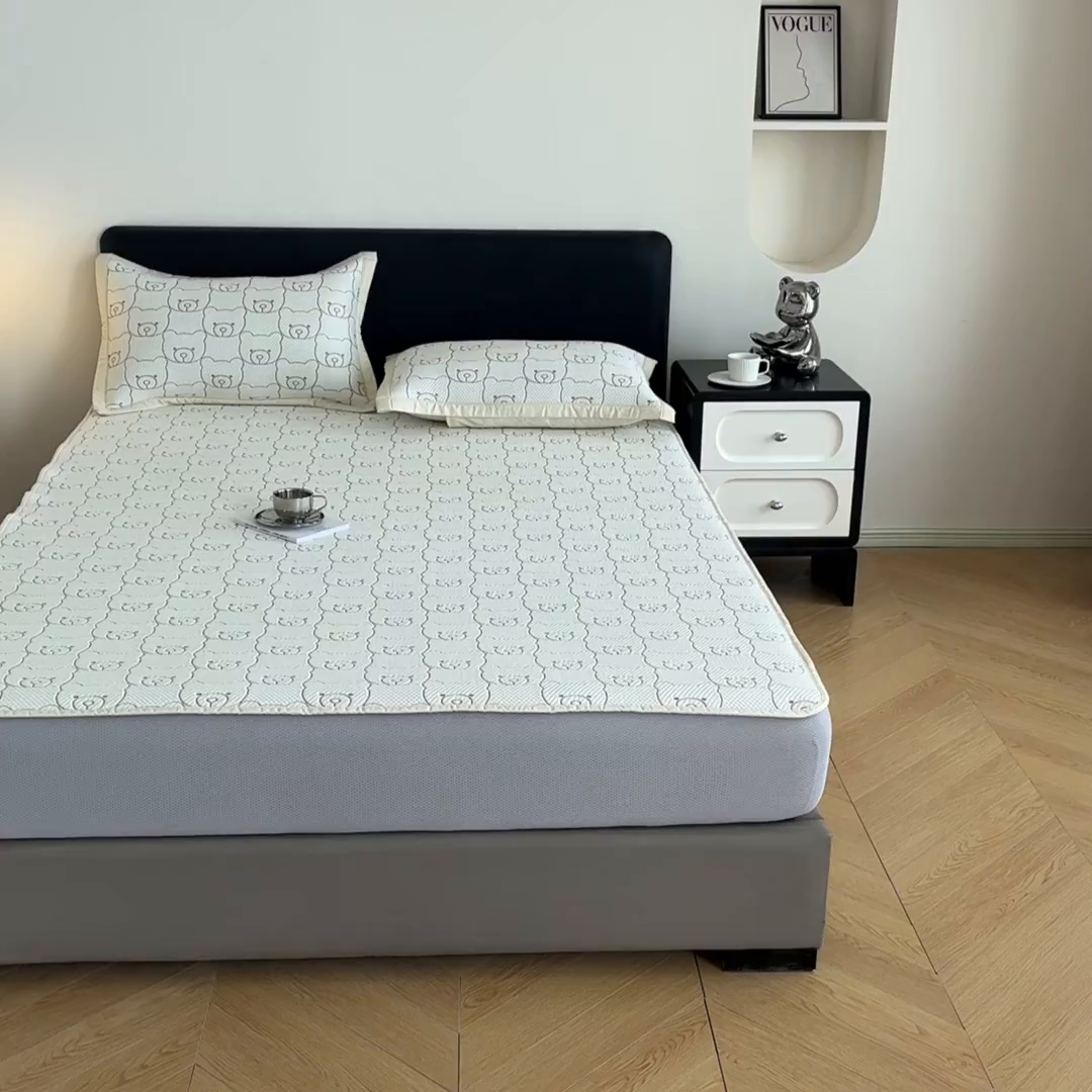 91家纺网 家纺一手货源 找家纺 摩妮卡 2026新款PE中分子凉感冰豆豆凉席三件套床笠三件套 冰豆豆-冰暴熊