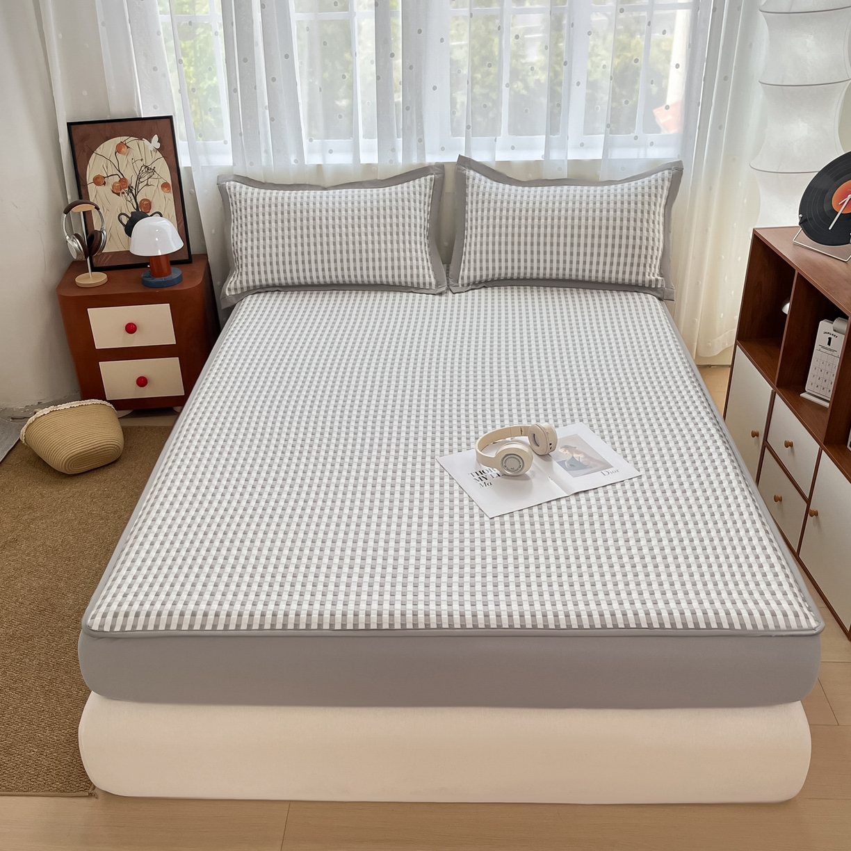 91家纺网 家纺一手货源 找家纺 摩妮卡 2026新款豆豆凉席PE高分子凉感床笠软席冰丝席三件套 色彩格-灰