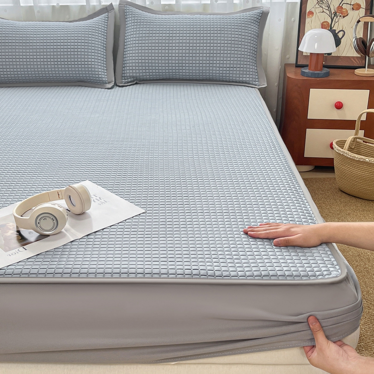 91家纺网 家纺一手货源 找家纺 摩妮卡 2026新款豆豆凉席PE高分子凉感床笠软席冰丝席三件套 几何花境-蓝