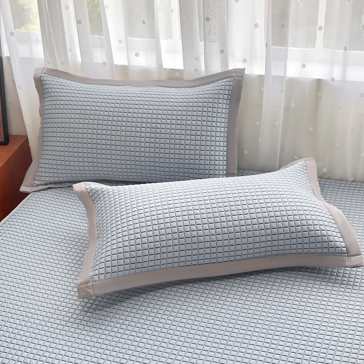 91家纺网 家纺一手货源 找家纺 摩妮卡 2026新款豆豆凉席PE高分子凉感床笠软席冰丝席三件套 几何花境-蓝