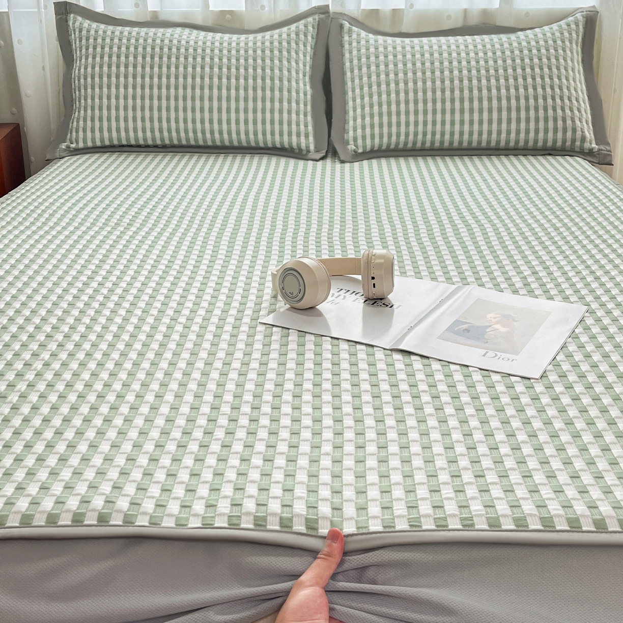 91家纺网 家纺一手货源 找家纺 摩妮卡 2026新款豆豆凉席PE高分子凉感床笠软席冰丝席三件套 色彩格-绿