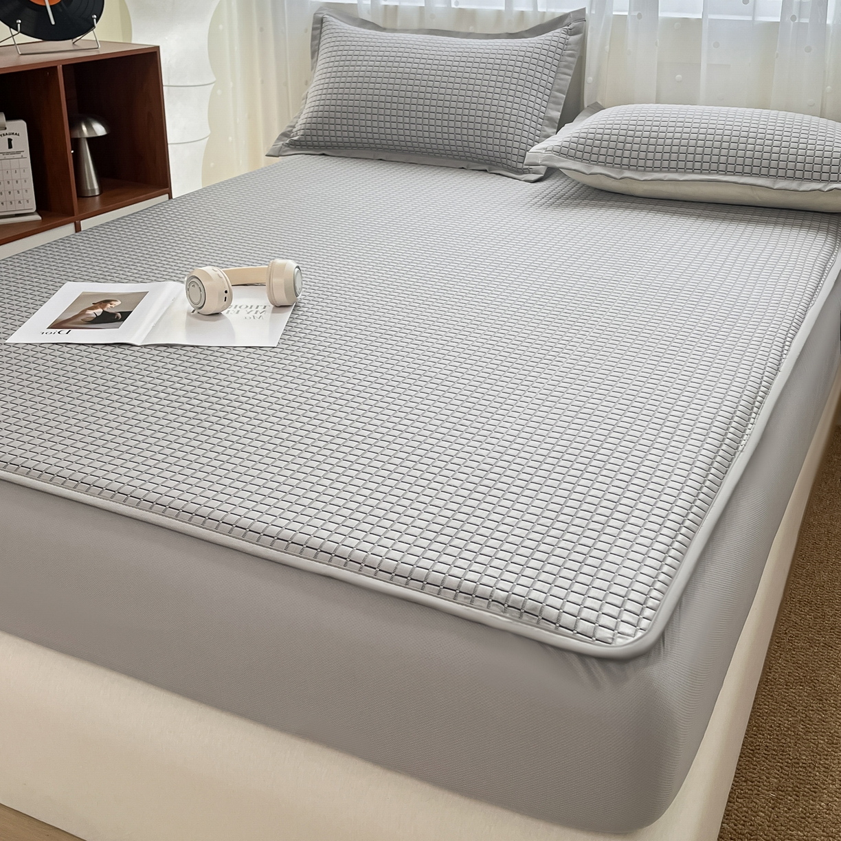 91家纺网 家纺一手货源 找家纺 摩妮卡 2026新款豆豆凉席PE高分子凉感床笠软席冰丝席三件套 几何花境-灰