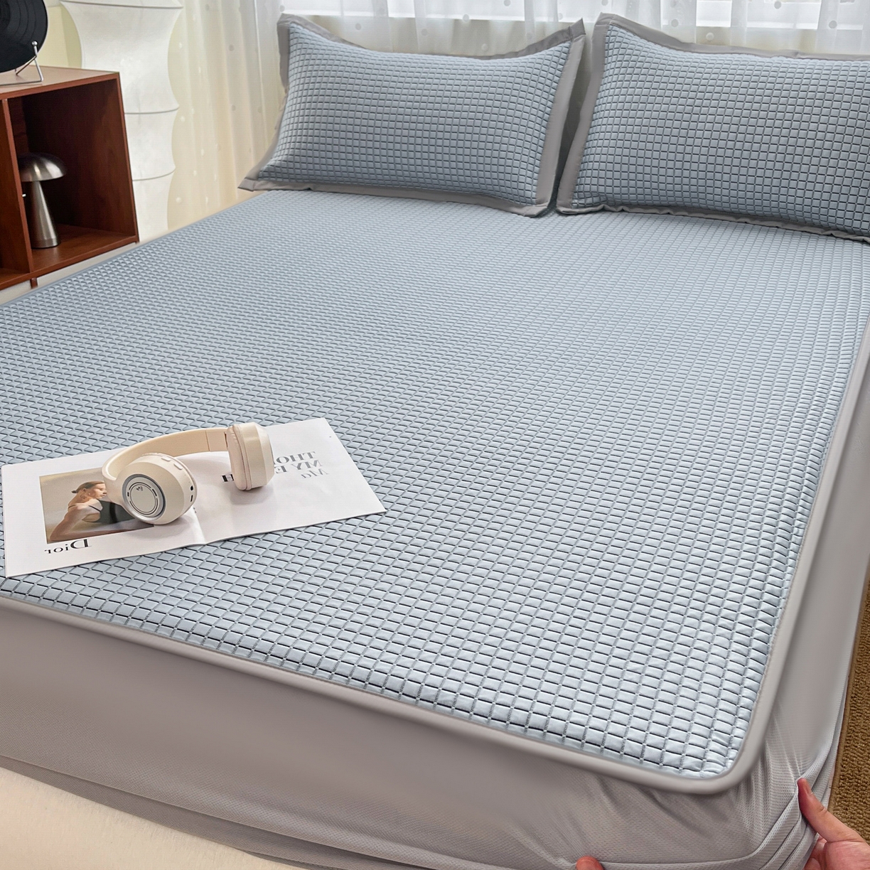 91家纺网 家纺一手货源 找家纺 摩妮卡 2026新款豆豆凉席PE高分子凉感床笠软席冰丝席三件套 几何花境-蓝