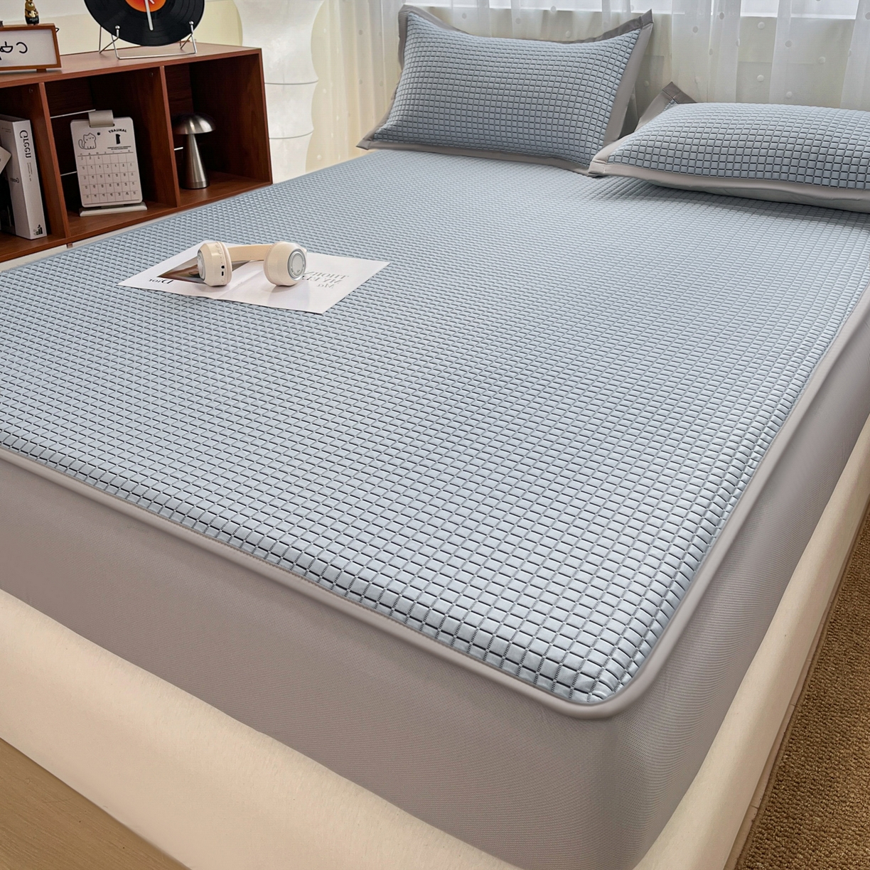 91家纺网 家纺一手货源 找家纺 摩妮卡 2026新款豆豆凉席PE高分子凉感床笠软席冰丝席三件套 几何花境-蓝