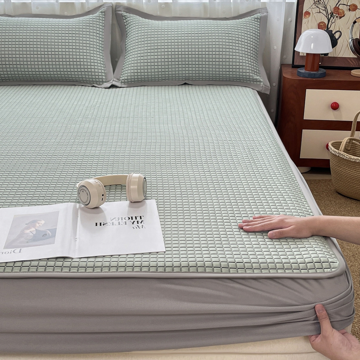 91家纺网 家纺一手货源 找家纺 摩妮卡 2026新款豆豆凉席PE高分子凉感床笠软席冰丝席三件套 几何花境-绿